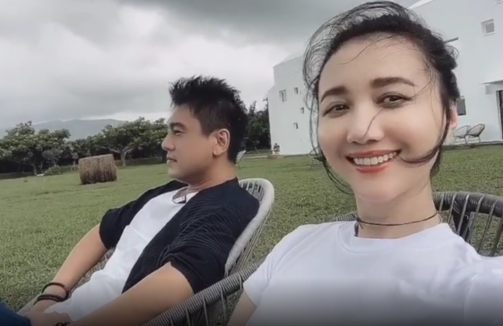 朱孝天晒与妻子同框照秀恩爱甜蜜表白偏偏喜欢你