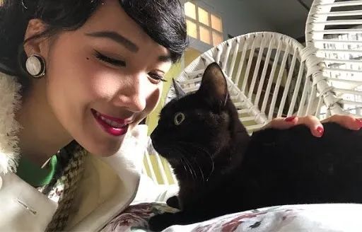 金宵大厦|恭喜！TVB剧集《金宵大厦》中“男一号”荣升哥哥，陪玩超爱宝宝