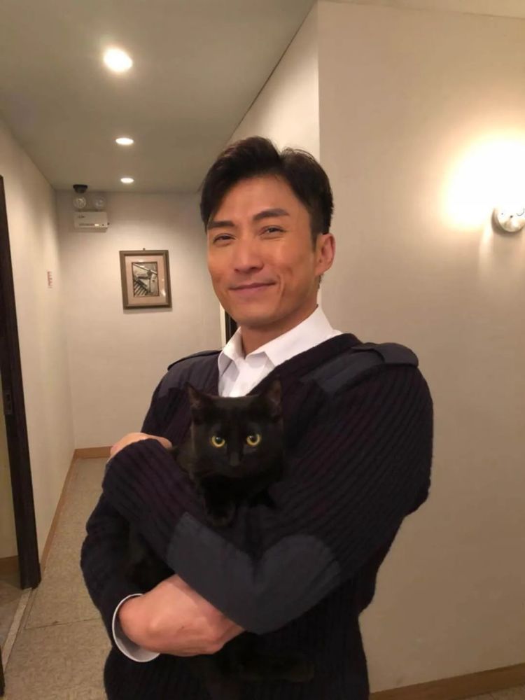 金宵大厦|恭喜！TVB剧集《金宵大厦》中“男一号”荣升哥哥，陪玩超爱宝宝