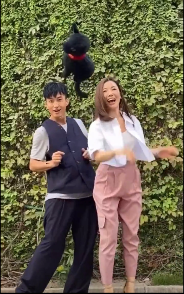 金宵大厦|恭喜！TVB剧集《金宵大厦》中“男一号”荣升哥哥，陪玩超爱宝宝