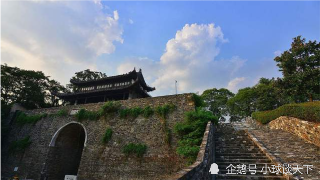 南京明城墙:历经600多年风雨洗礼而岿然不动,究竟是为什么?_腾讯新闻