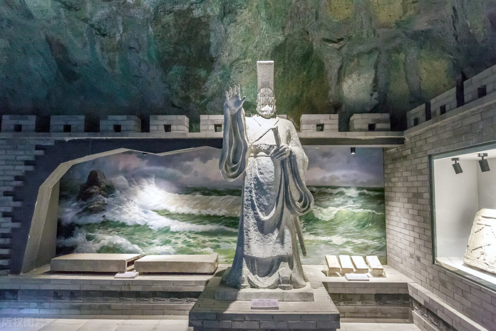 2:有一次汲黯批评汉武帝,公孙弘抓住机会诽谤他汲黯接二连三的告状,很