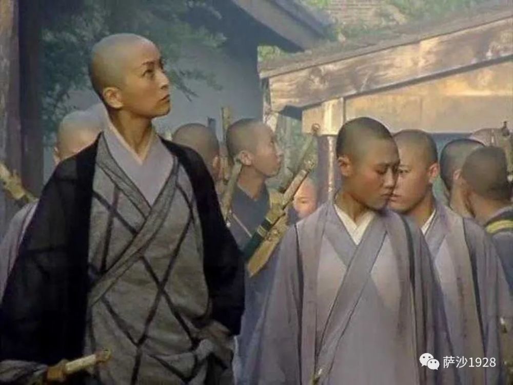 岳不群|岳不群为什么杀了恒山二定？想做五岳剑派掌门的一个布局而已