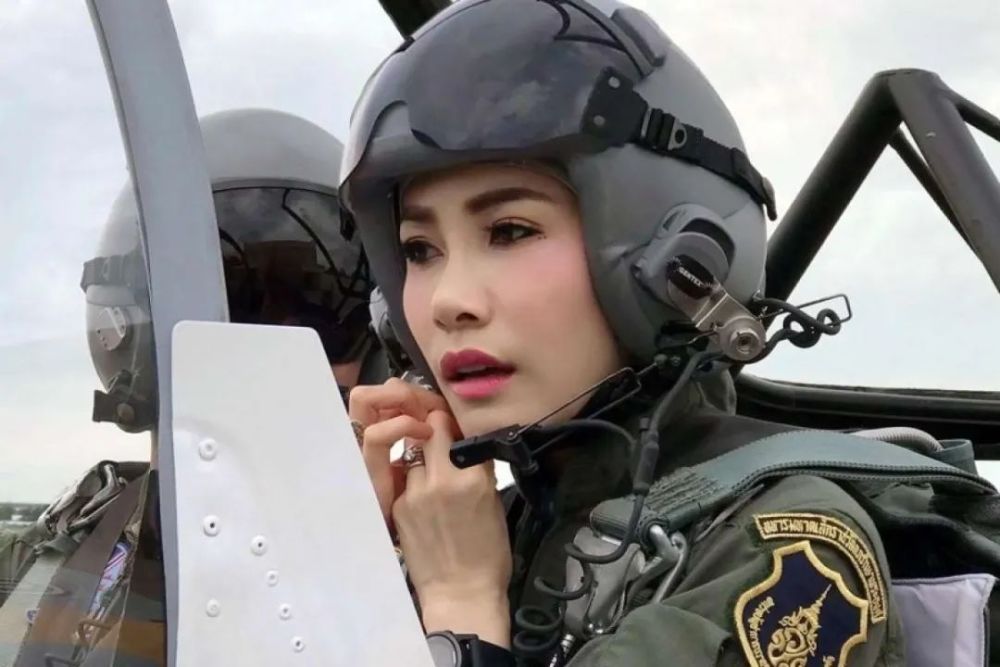 钮钴禄·诗妮娜|从前的贵妃已经死了，如今回来的是钮钴禄·诗妮娜