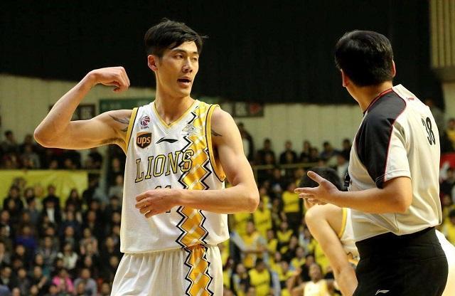 而刘铮和赵天熠完全是因为cba公司新赛季出台的工资帽,国内球员薪资