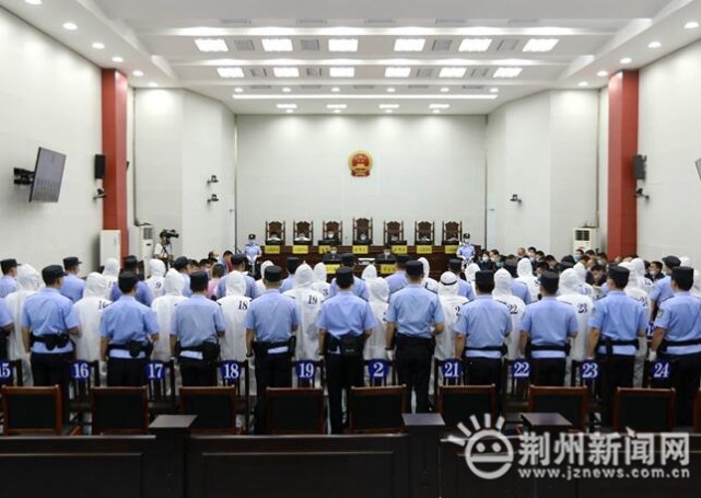 大快人心!首犯获刑22年,湖北洪湖赵某清等27人涉黑案宣判