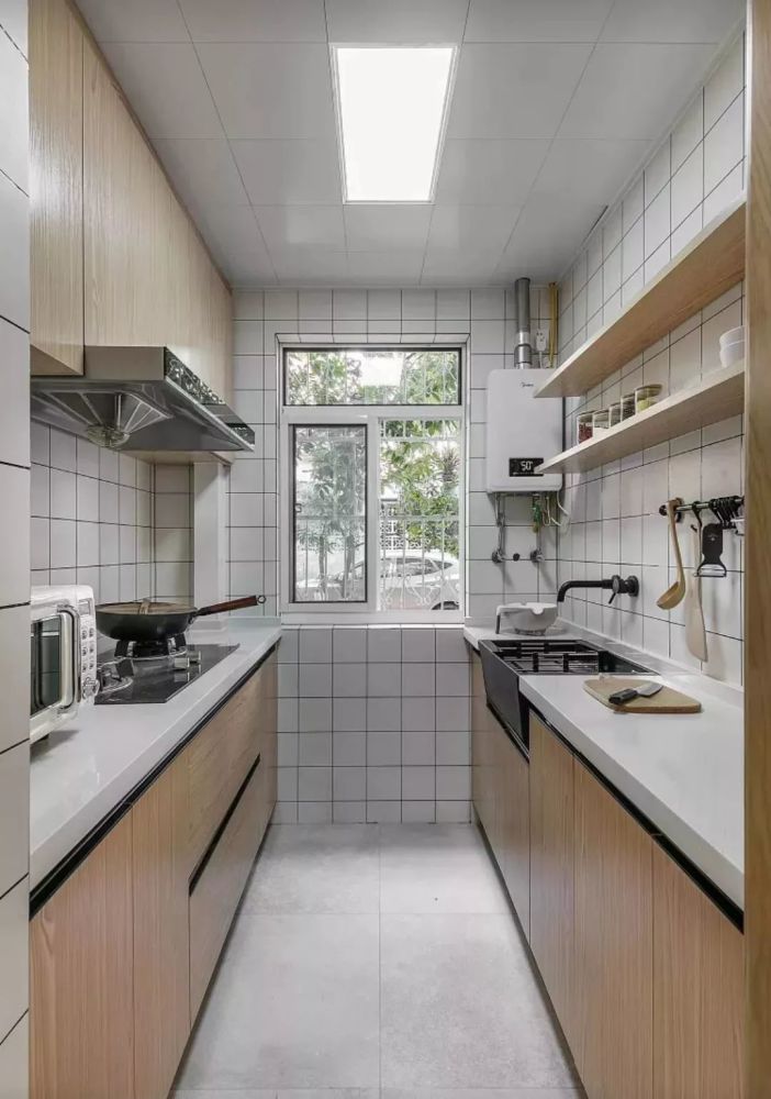 厨房是狭长形的,该如何设计?参考一下别人家的