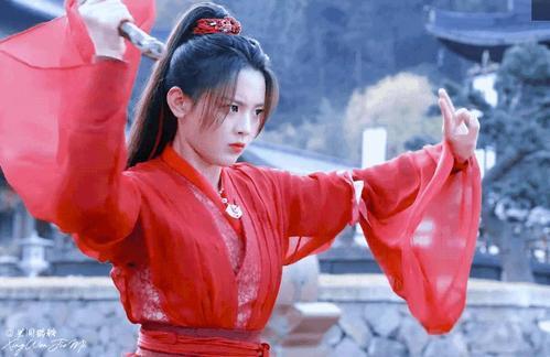 杨超越|两部剧接连扑街，演戏不如选秀容易，杨超越会不会成下一个杨颖？