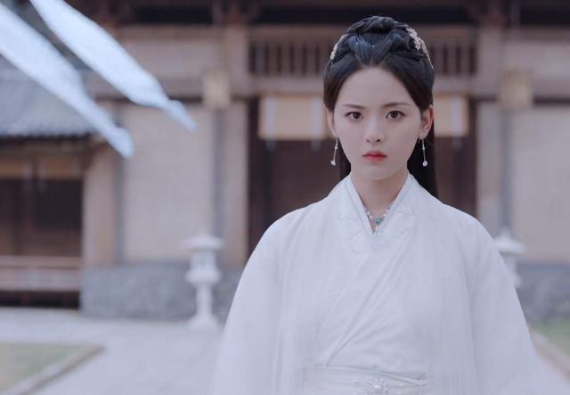 杨超越|两部剧接连扑街，演戏不如选秀容易，杨超越会不会成下一个杨颖？