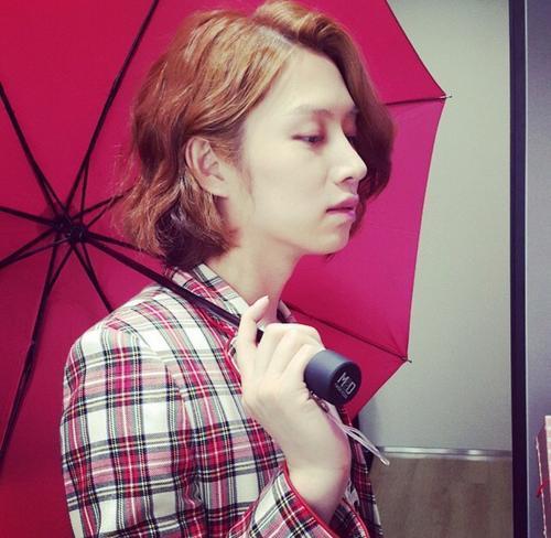 金希澈东方不败造型太美了!坦言喜欢这位中国明星,见面秒变迷弟