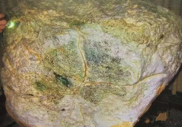 翡翠|比一个国家还值钱的一条河，里面的东西比钻石还贵，让无数人破产