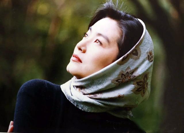 龚雪|龚雪和林青霞，大量精美老照片来袭，谁是80年代影坛第一美女？