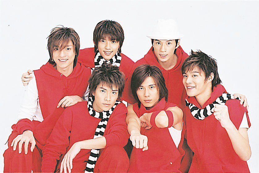 「可米小子」成员王传一(前排左起),许君豪,张庭伟,安钧璨(后排左起)