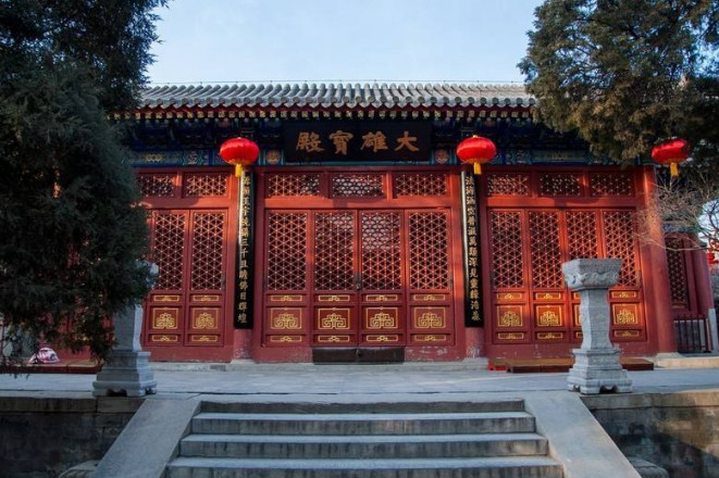 并且改名为现在的法源寺,经过不断的发展修建,寺中修建成立了佛学院和