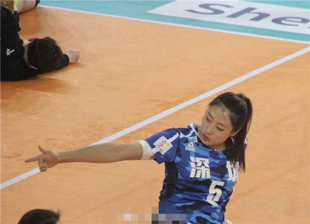 北京时间9月2日深夜,玩得十分尽兴的刘晏含在社交平台上写道:"台风天