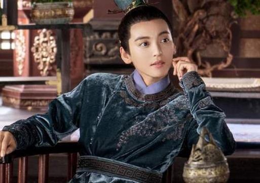 《女世子》:韩十一与五皇子狩猎场公然穿情侣装,遇