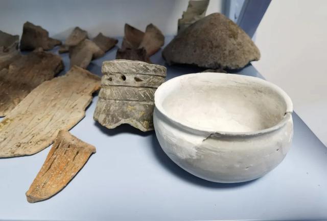 余新西|又发现一处，挖出不少稀罕物件！