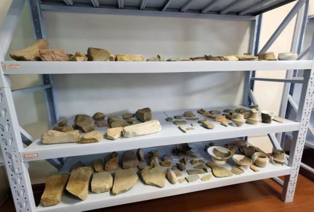 余新西|又发现一处，挖出不少稀罕物件！