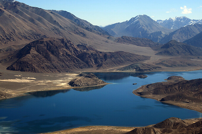 近期屡上热搜的班公湖究竟有何魔力能成每家必争之地一起揭晓