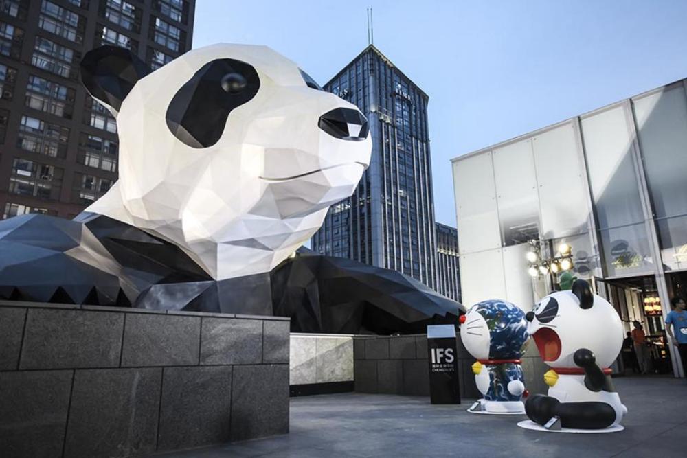 大熊猫|时髦又萌态十足 那个“爬墙熊猫”一定要有