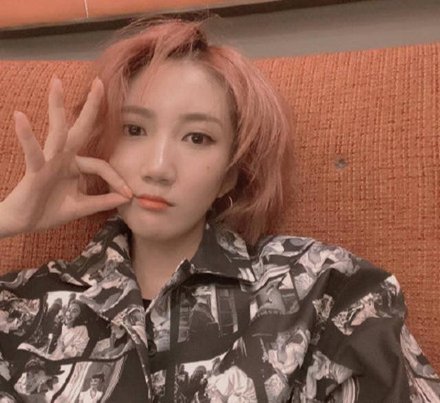 说唱歌手乃万实名diss经纪团队表示不管谁的错都是我被骂