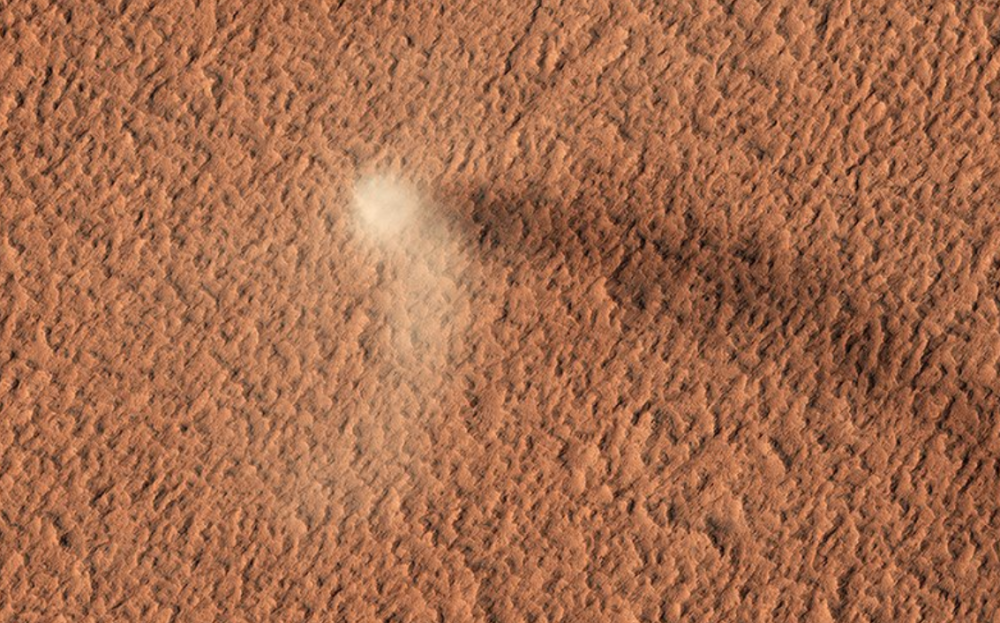 nasa|NASA好奇号发现，火星陨石坑有东西在“跑”，真的存在生命？