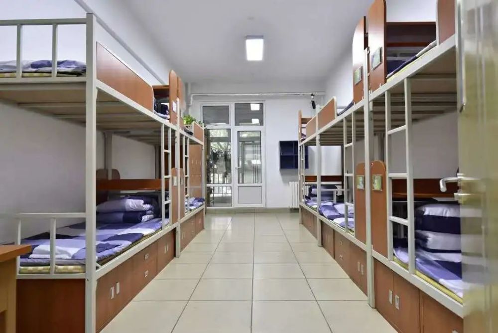 想了解人大附十一师达等学校先来波宿舍实景图探索一番