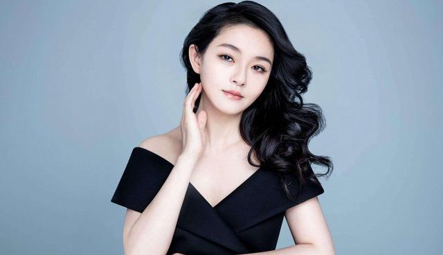 汪小菲|汪小菲深夜借酒消愁？因嫌大S不工作被吐槽，老婆贱卖豪宅疑破产