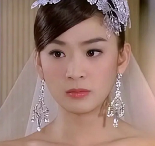 《放羊的星星》女配,出道名气比肩林志玲,42岁未婚还被病痛折磨