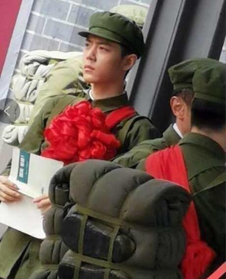 肖战|肖战新剧再爆路透照，演技惹争议，黄景瑜能否拯救收视率