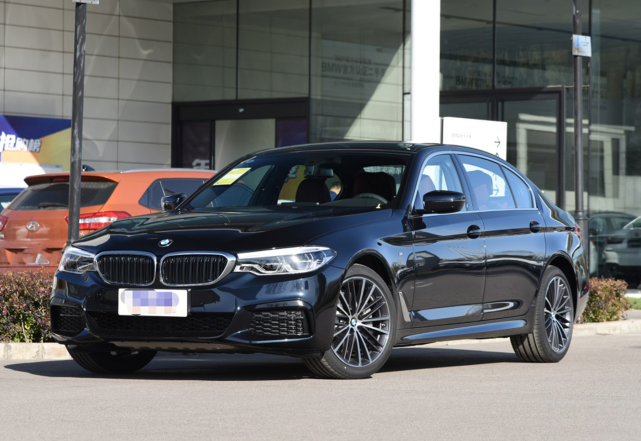 2021款宝马530i实拍颜值大增内饰豪华科技感提升