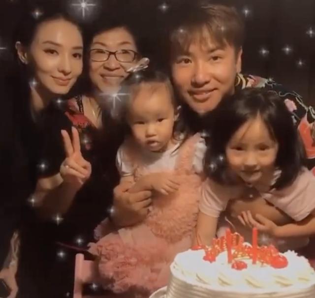 欧弟|欧弟罕见晒祖孙三代同框，母亲妻子女儿齐出镜，婆媳相处融洽
