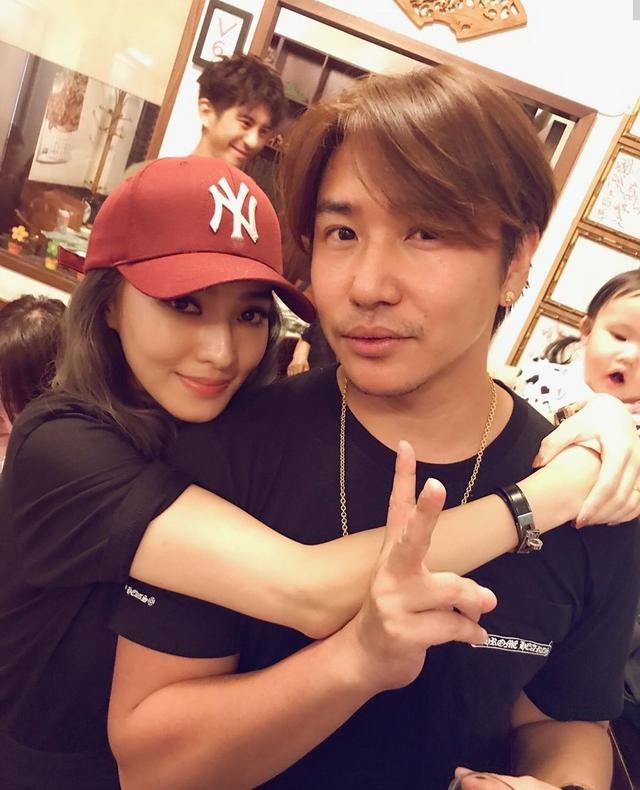 欧弟|欧弟罕见晒祖孙三代同框，母亲妻子女儿齐出镜，婆媳相处融洽