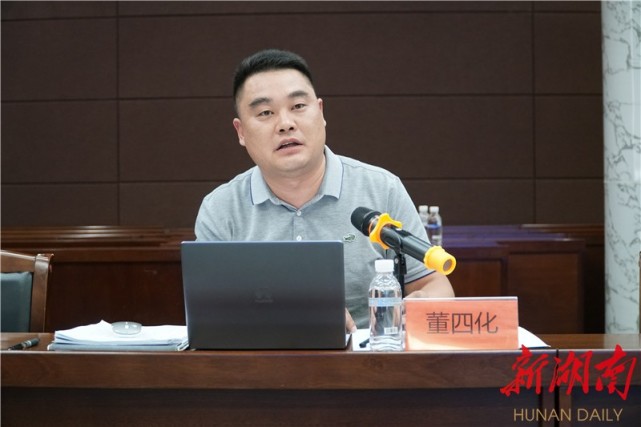 刘世树坚定信心咬住目标埋头苦干助推湘西旅游产业迈上新台阶