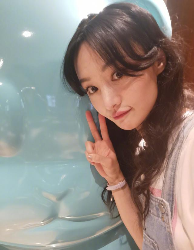 朱一龙|朱一龙剧照不慎泄露！《1921》片场状态超好，郑爽的表现亮眼