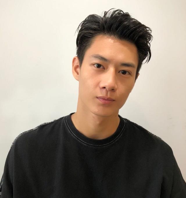 男生进理发店别只剪"寸头",尝试下这4款潮流发型,清爽又帅气