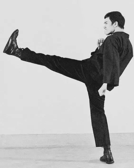 合道而行合科学效率而行李小龙截拳道的践行之法