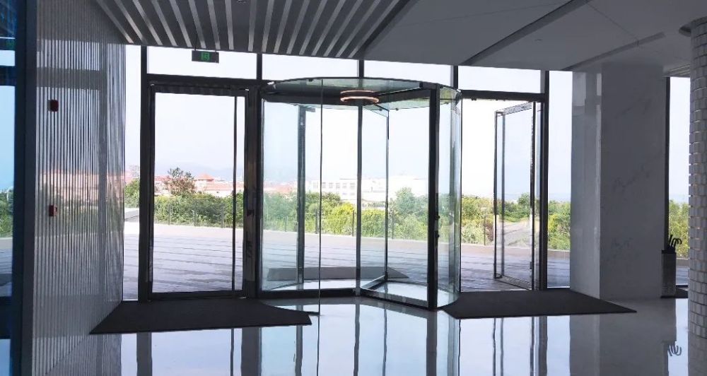 3 智能会议室 银盛泰中心智能会议室带你逃离低效沟通陷阱,打造全新的