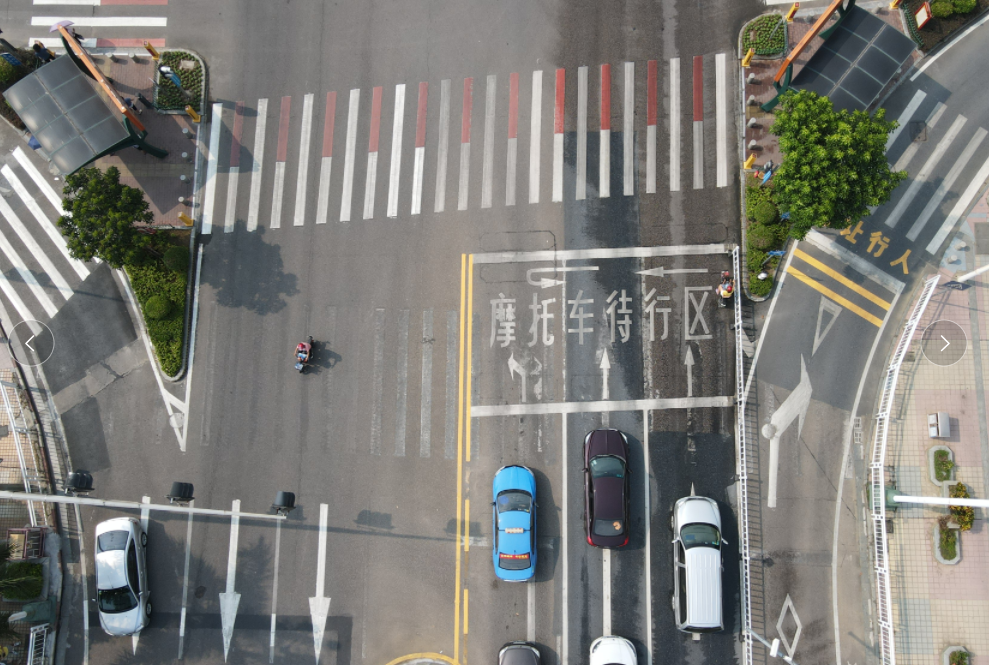 清新区清新大道和新城路交界处,是连接清四公路和城西大道的主要路口