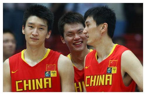 还记得中国男篮的耻辱"偷笑门"事件吗?朱芳雨等人挤兑郭士强?