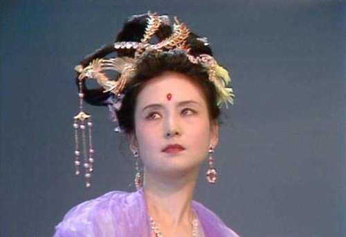 邱佩宁|一生只演一角色，弃演从商成女强人，捐6000万建学校，却少有人知