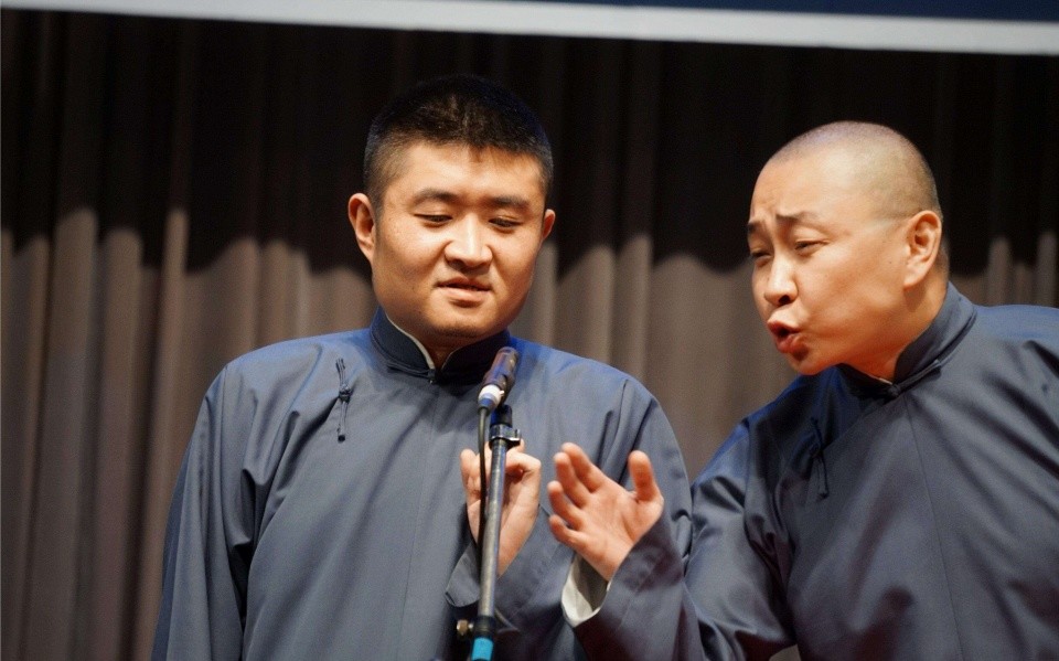 相声|苗阜发文称：相声表演像演唱会，这已偏离相声本质，德云社躺枪！