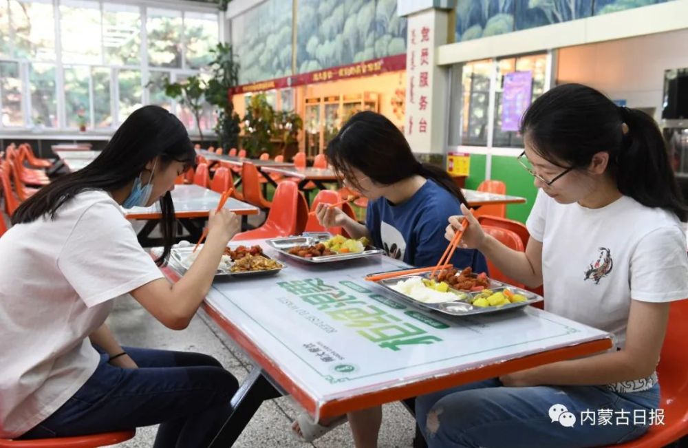 高校光盤行動引領新食尚