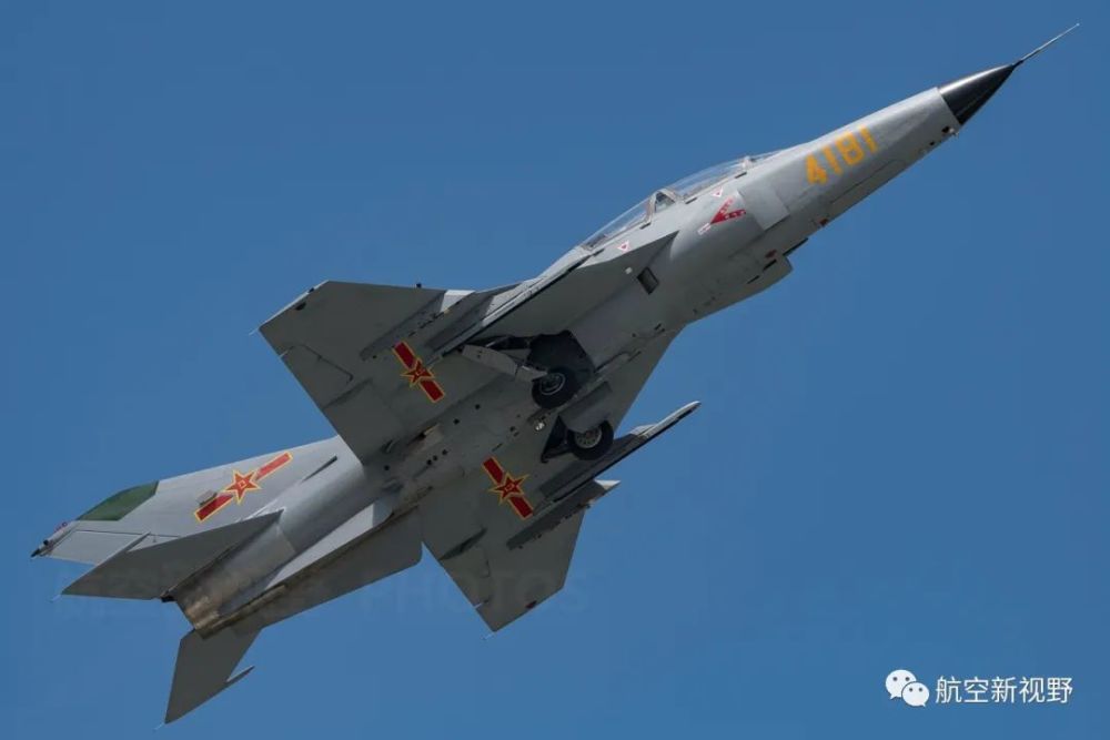 评论 0 2020年的人民空军,随着航空工业研制生产的歼-20隐形战斗机