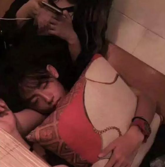 邓超元|娱乐圈的异性越亲密，越是友情？
