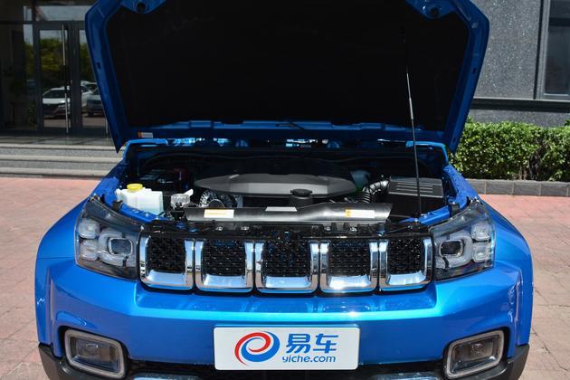 北京bj40|终于火了！月薪8千买这车？北京BJ40 vs INSPIRE