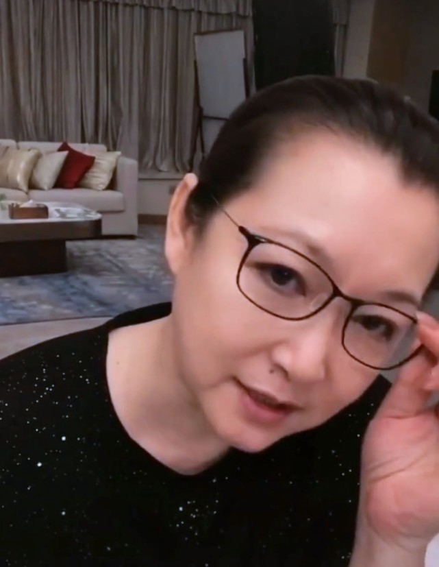 赵本山|赵本山女儿秀2亿元飞机，妻子马丽娟开直播，又意外暴露大豪宅