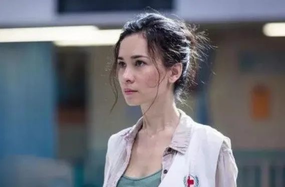 战狼2|传因临时加价被吴京换掉，错过战狼2，她终凭《八佰》为自己正名