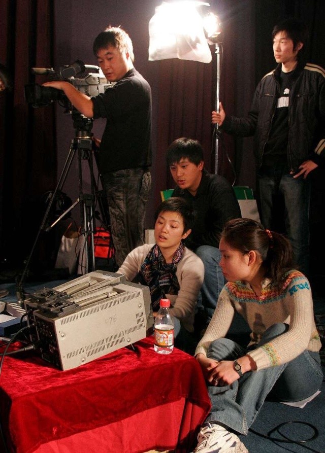 99年鲁能双冠"小王娣都哭了",鲁能球迷记忆里最好的足球解说员现在