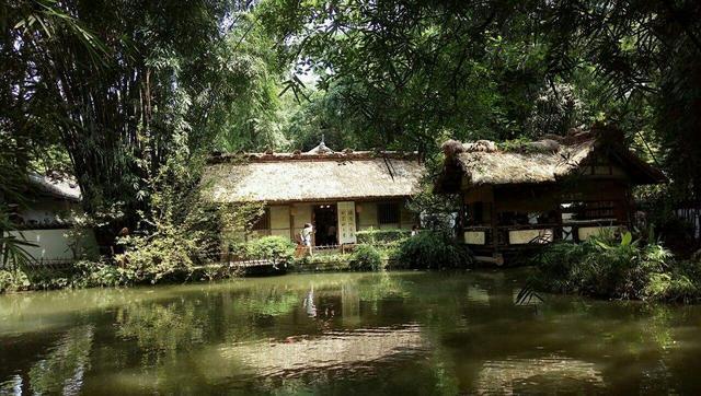 第4副:苫块剩余生,九原无伴应招我;斗山今失望,四海何人不哭公.